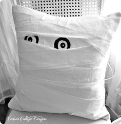 PB Mummy Pillow Knoc